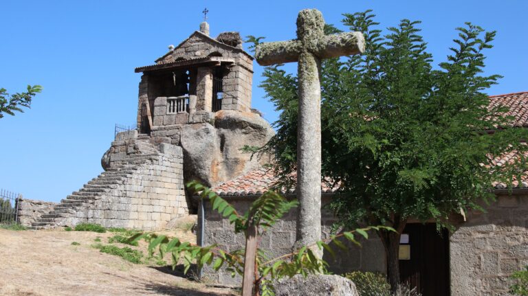 Iglesia de San Miguel Arcángel. Neila de San Miguel - Casa rural Regajo Lobos